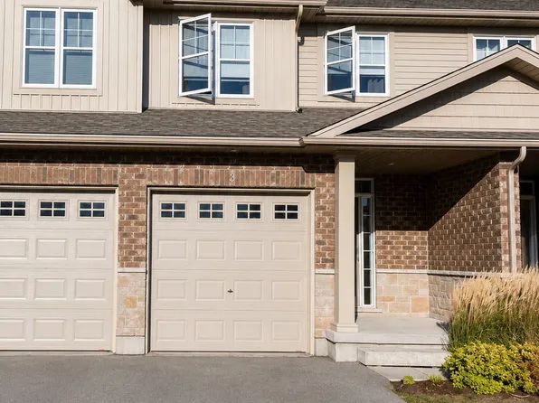 269 Watson Pkwy N #3, Guelph, ON N1E 0R3