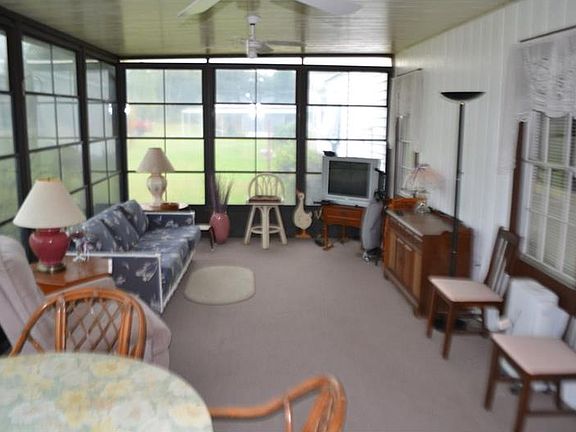 3rd image of 436 Hornsby Ln