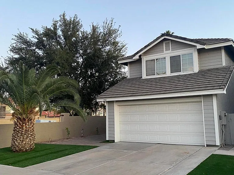 1301 W Windrift Way — Photo 1