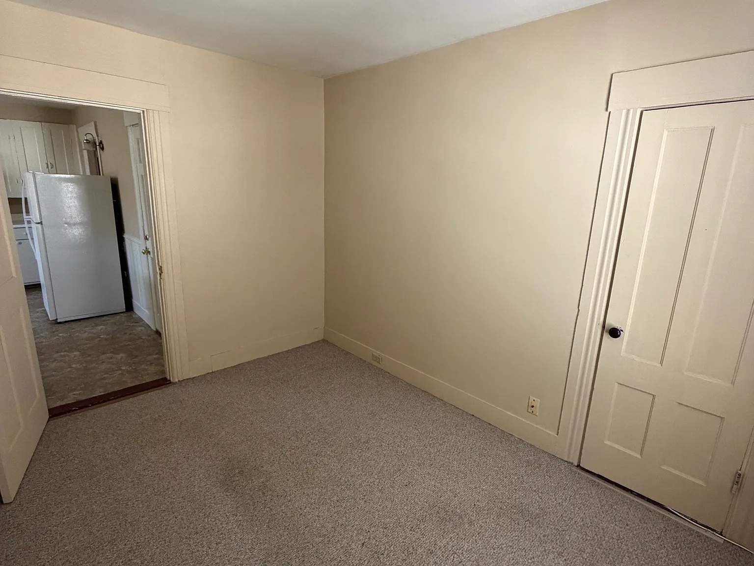 2 bed, 900 sqft, $1,275 — Photo 2