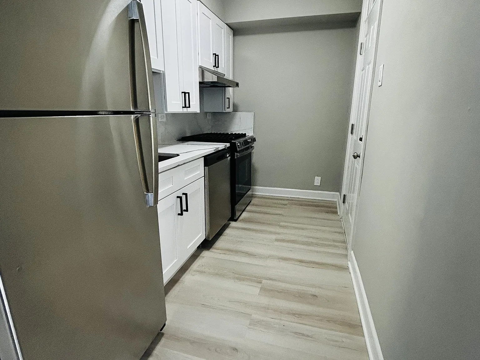 5005 North Harding Avenue - 5009-2 — Photo 2