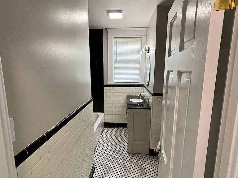 203 Maryland Ave #2 — Photo 35