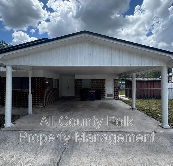 2255 E Helen Cir — Photo 3
