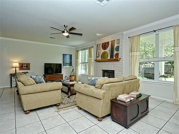 4th image of 3002 Cedar Elm Ln