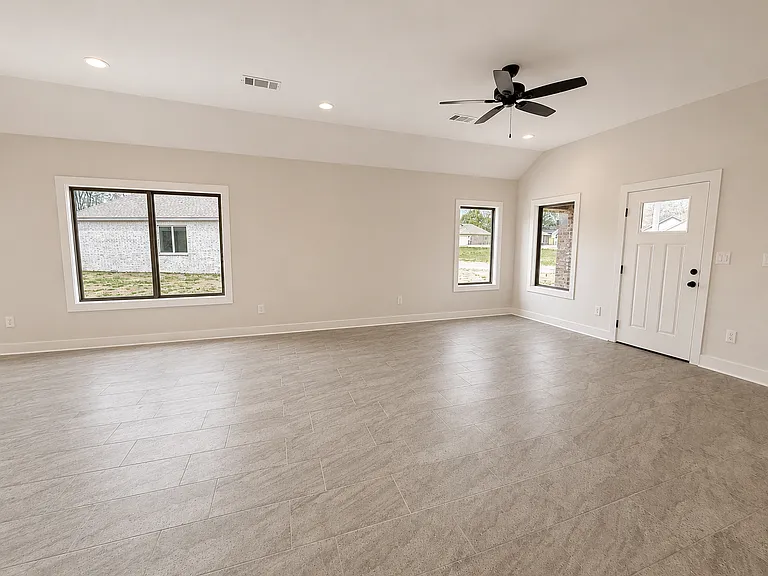 4613 Yukon Dr — Photo 6
