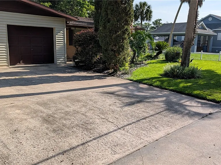 812 NW 6th St — Photo 13