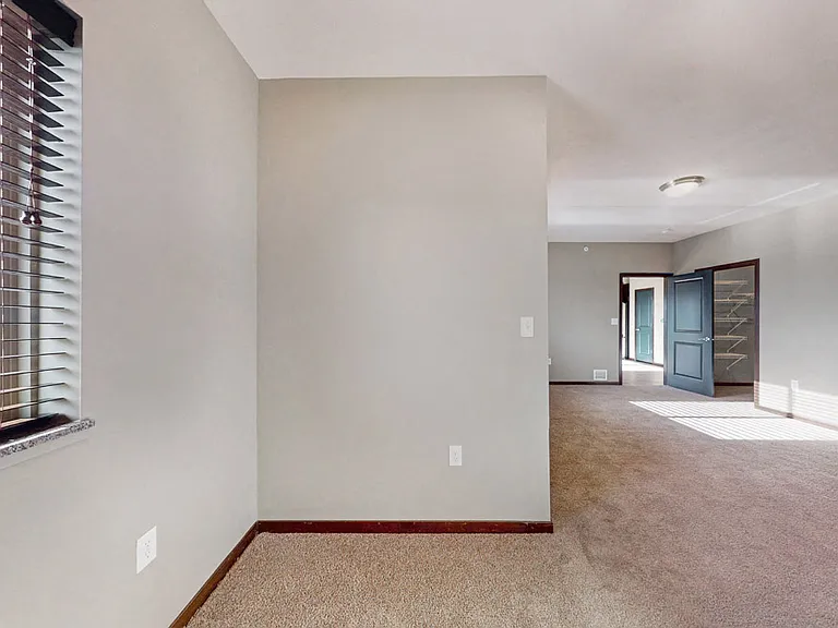 WH Flats — Photo 147