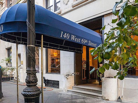 5th image of 140 W 69th St APT 61A