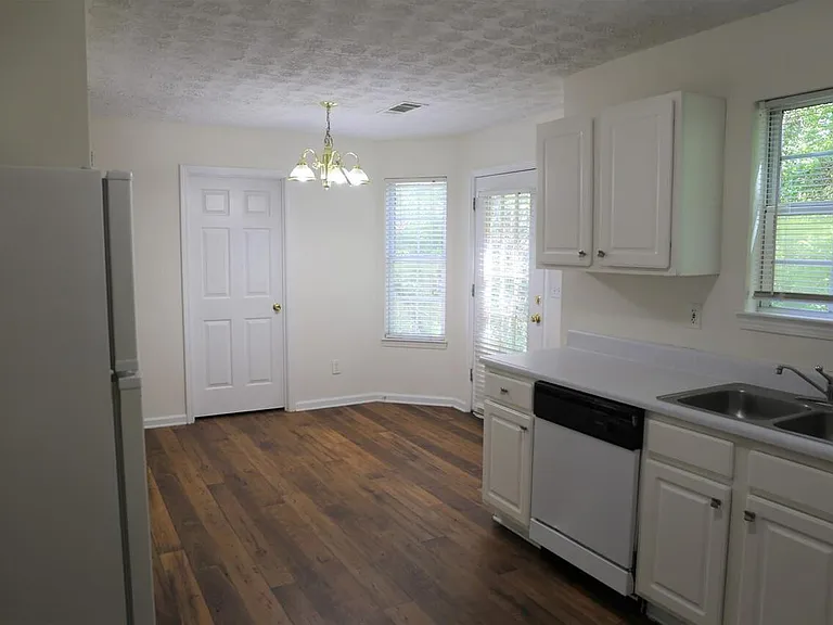 831 Sugar Oak Ln — Photo 7