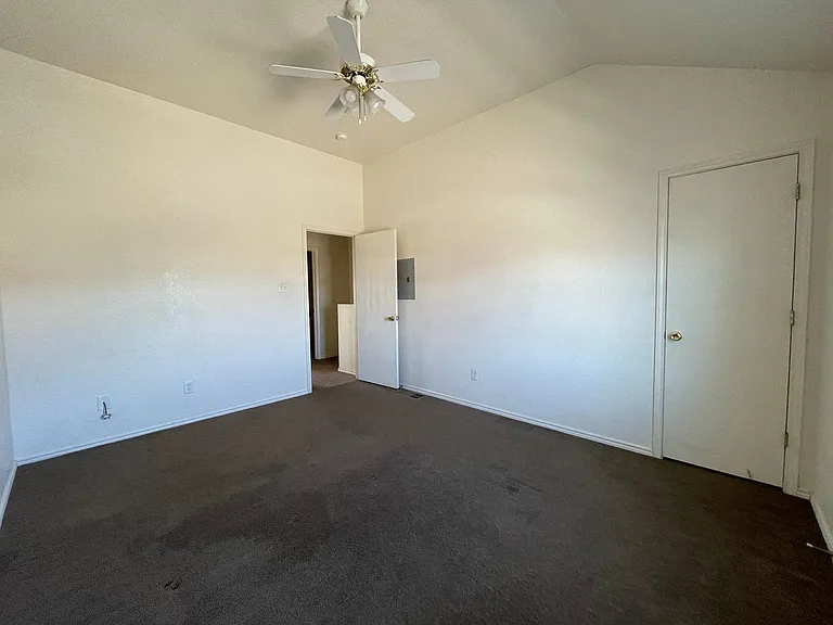 4506 Sylvia Dr — Photo 12