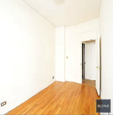 Rented by Bond New York | media 29