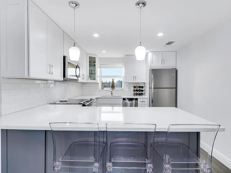 52 Yacht Club Dr #402 — Photo 5