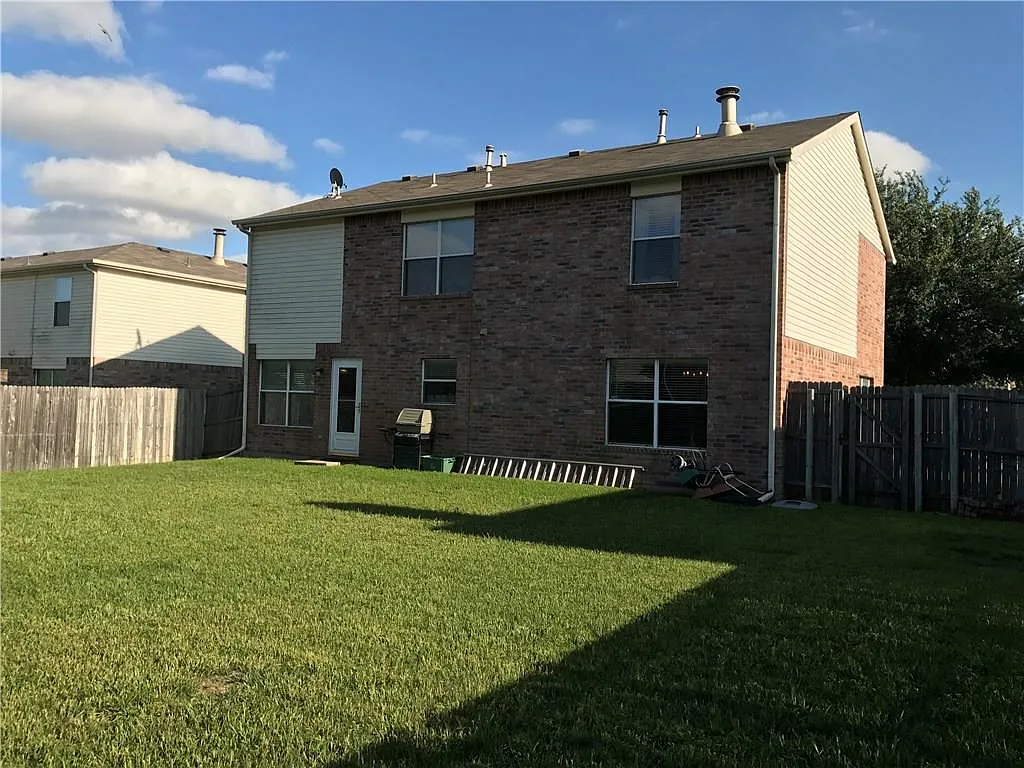 744 Quail Dr — Photo 3