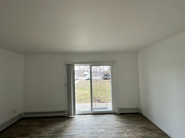 16183 Crest Dr #1 — Photo 4