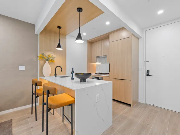 366 Harman Street image 7 of 54