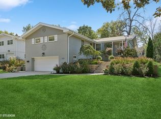 129 Sturtz St, Barrington, IL 60010