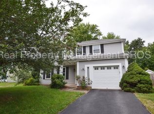 110 Nalls Ct, Sterling, VA 20164