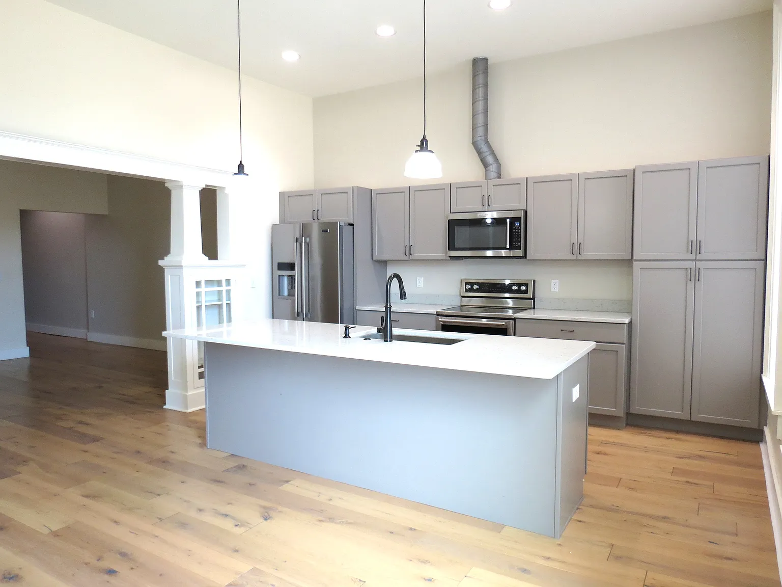 2 bed, 1100 sqft, $1,200 — Photo 3