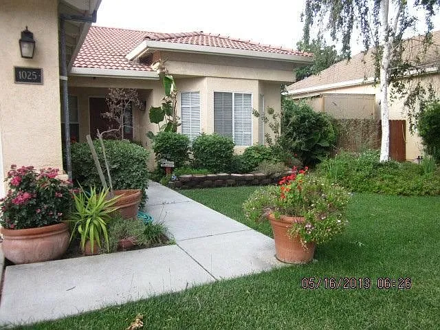 1025 Kathy St photo 1