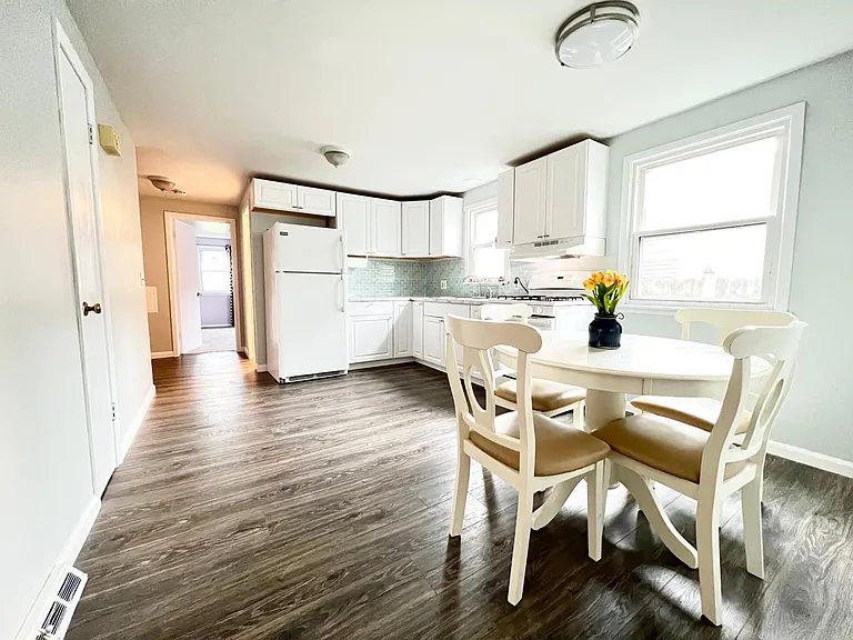 Side entrance door opens into kitchen