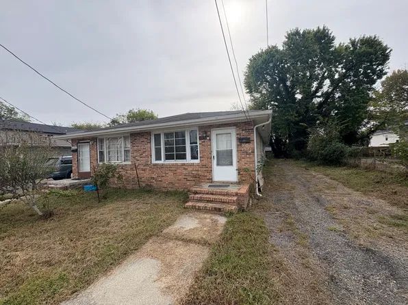 1358 Rome St, Petersburg, VA 23803