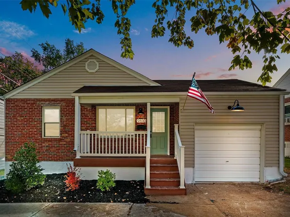 9810 Huntingdon Ln, Saint Louis, MO 63123