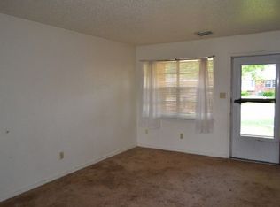 711 Harmon Cir, Moore, OK 73160