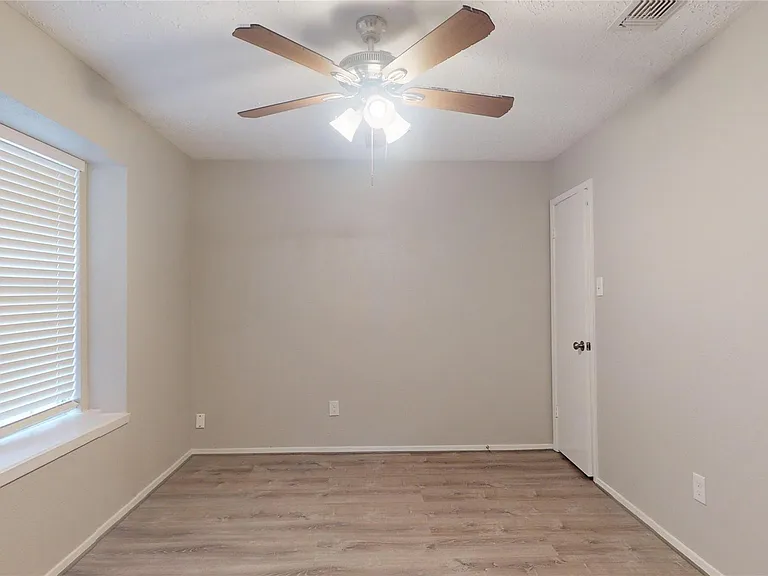 2331 Barrington Place Dr — Photo 43