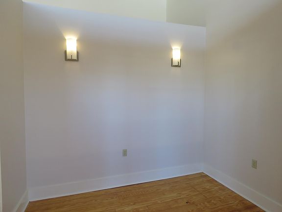 2nd image of 715 Sherman St APT 11