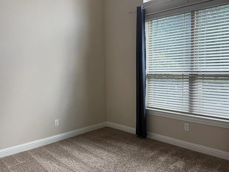 10206 S Goshawk Trl — Photo 11