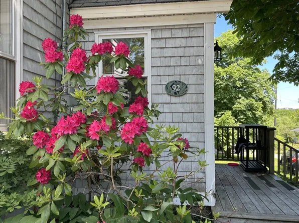 92 Main St, Chester, NS B0J 1J0