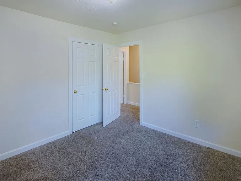 Colony Apartments — Photo 9