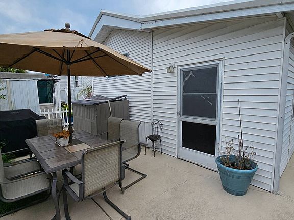 4th image of 1000 Wiggins Pass Rd APT 330