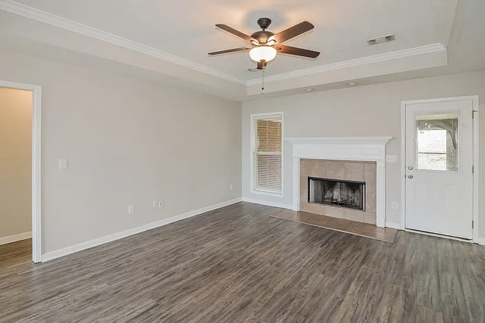 213 Hummingbird Dr — Photo 3