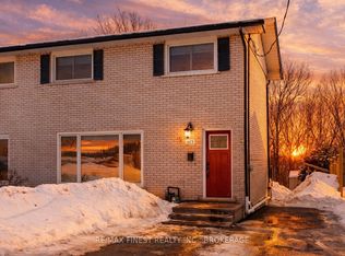 1479 Montreal St, Kingston, ON K7K 3L8