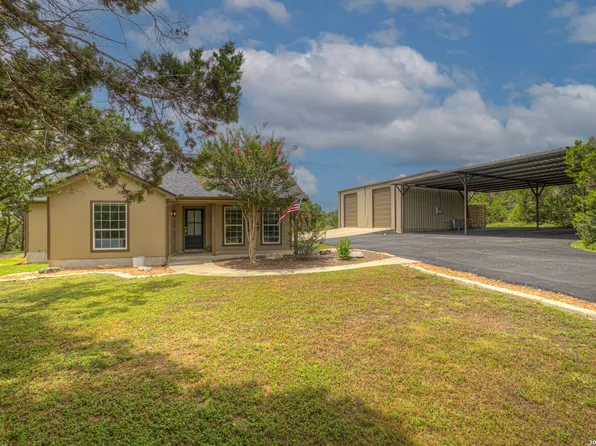 1100 YAUPON DR, Fischer, TX 78623
