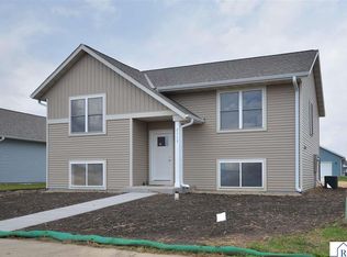 2113 Lunden St, Saint Peter, MN 56082