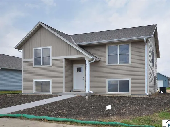2113 Lunden St, Saint Peter, MN 56082
