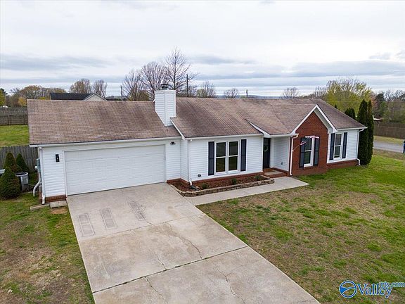 3rd image of 278 Saint Clair Dr