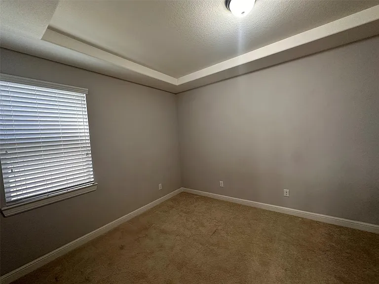 2406 Trocadero Ln — Photo 38