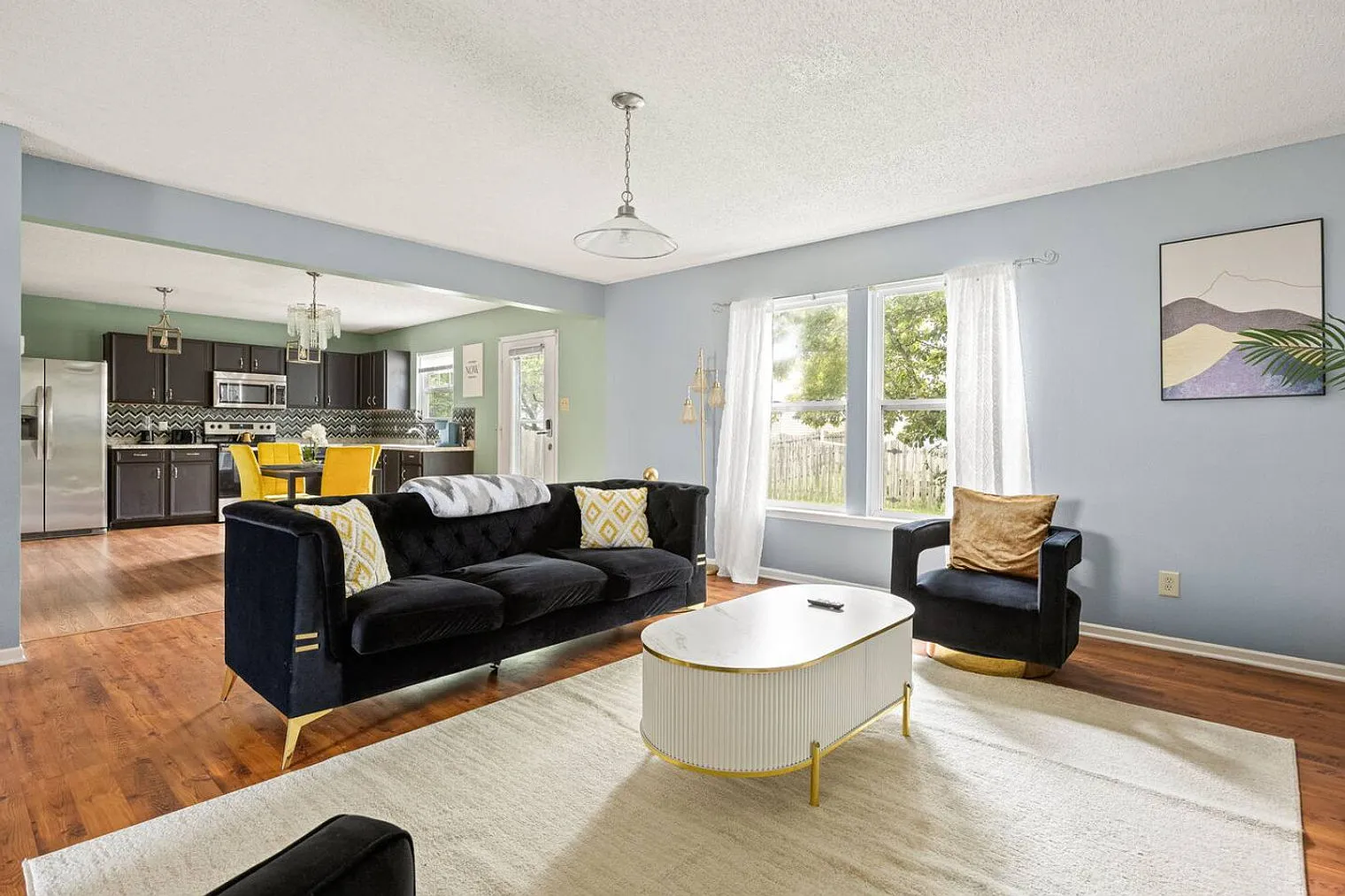 3 bed, 2.0 bath, 2152 sqft, $2,580 — Photo 1