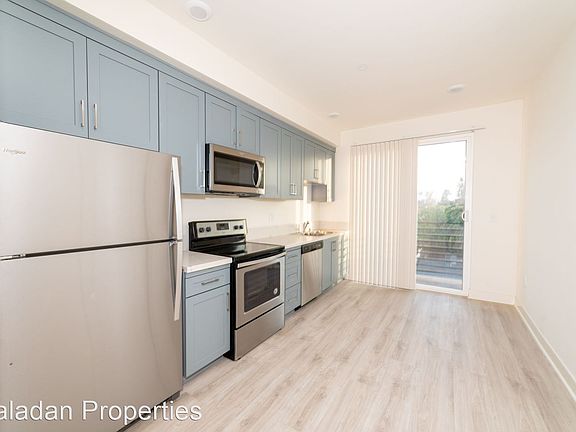 5th image of 11433 Albers St #406