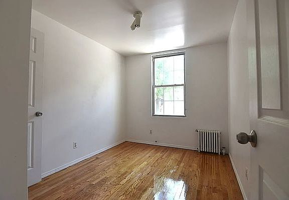 4th image of 185 Metropolitan Ave APT 1