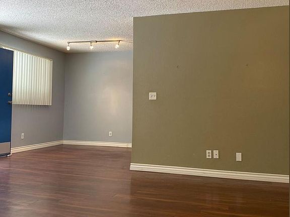 3rd image of 6590 Hazeltine Ave #306