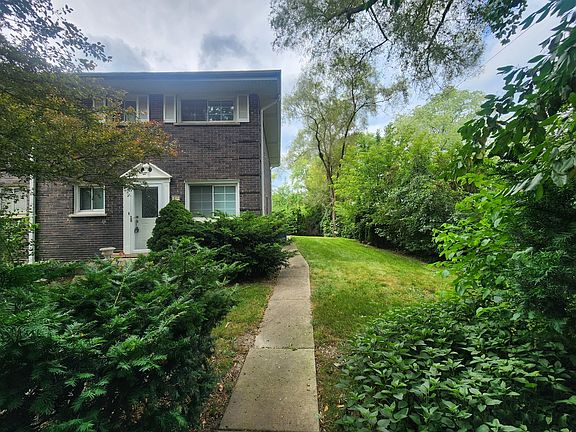 4th image of 400 Skokie Ct