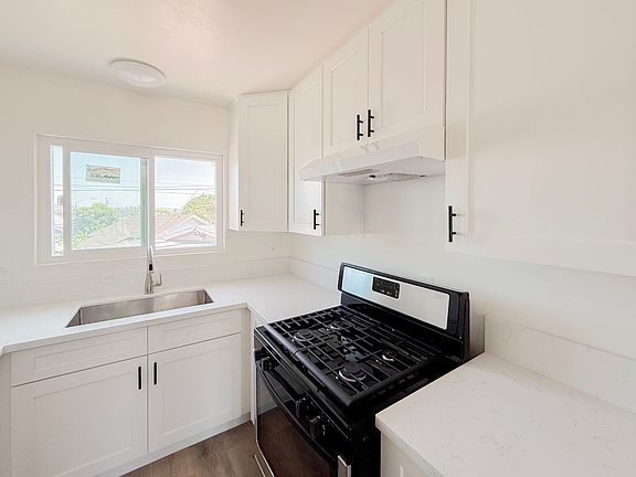5th image of 2248 Ocean View Blvd #Oce2248-5