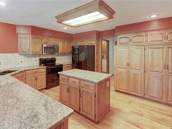 3rd image of 2400 SW Whispering Creek Ct