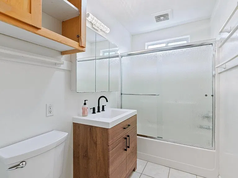 531 Dufour St — Photo 14