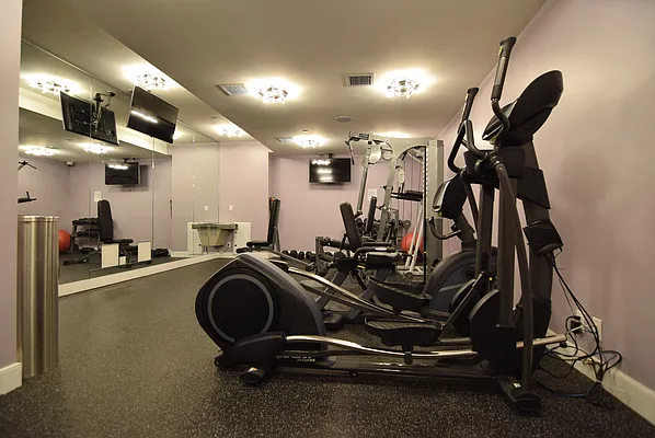 Rented by Safdie Realty Group | media 52