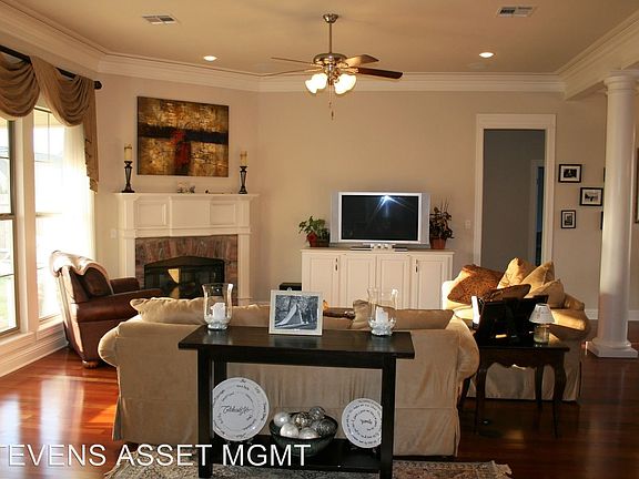 4th image of 9006 Hayden Dr